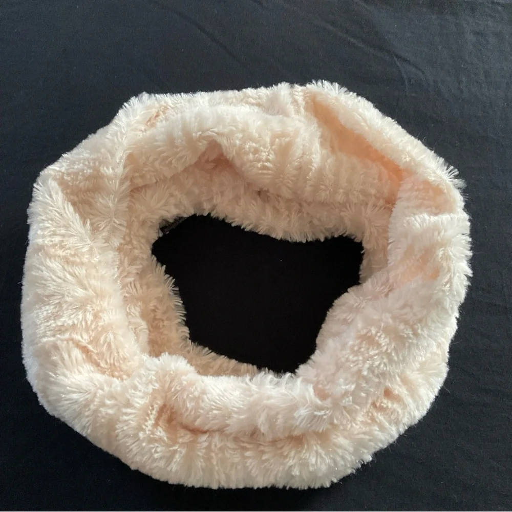 Cowl-Neck Infinity Fluffy Scarf